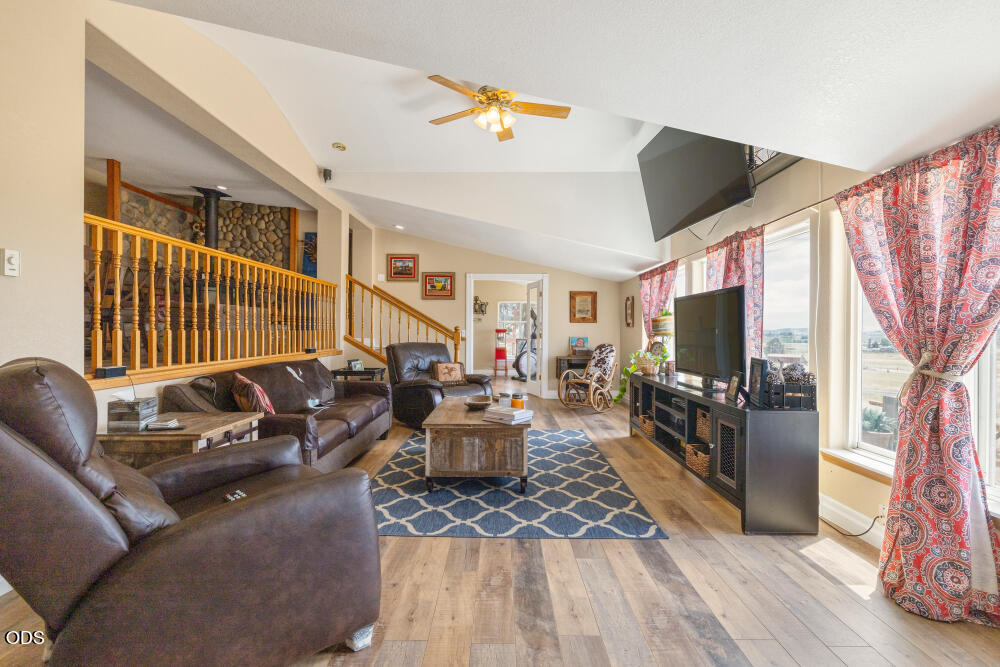 11453 Hill Road Klamath Falls, OR 97603 - Photo 7 of 75 Gallery Image 7
