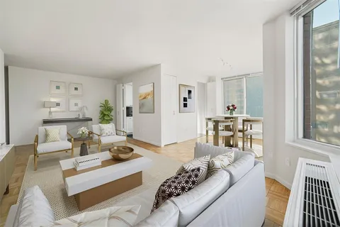 $10,195 | 240 East 39th Street, Unit 31G | Murray Hill