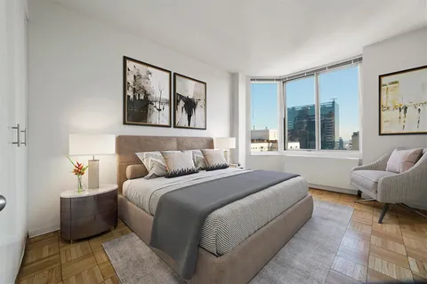 $10,195 | 240 East 39th Street, Unit 31G | Murray Hill