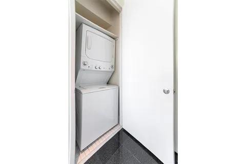 $10,195 | 240 East 39th Street, Unit 31G | Murray Hill
