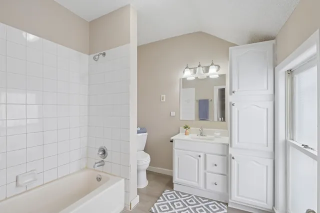 $214,900 | 1250 Minnehaha Avenue East, St. Paul, MN 55106