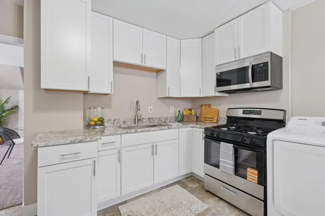 $214,900 | 1250 Minnehaha Avenue East, St. Paul, MN 55106