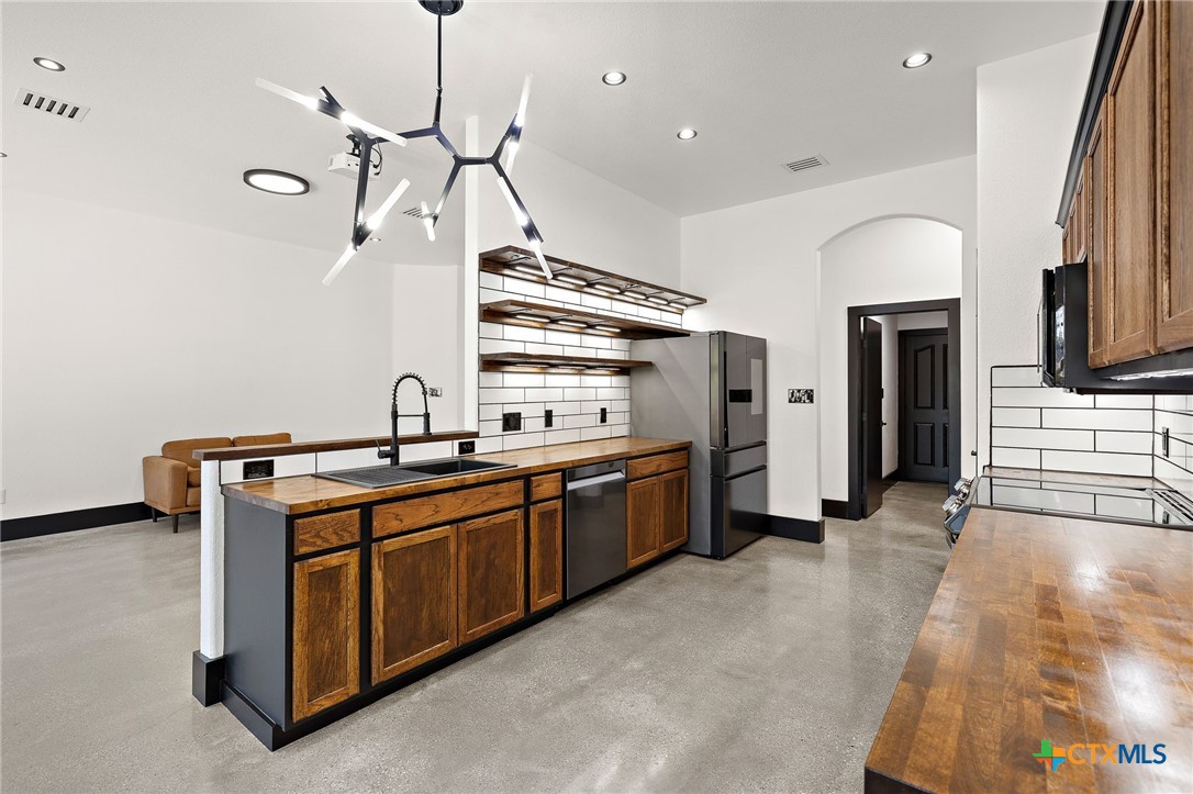 100 Whitfield Street Hutto, TX 78634 - Photo 12 of 31