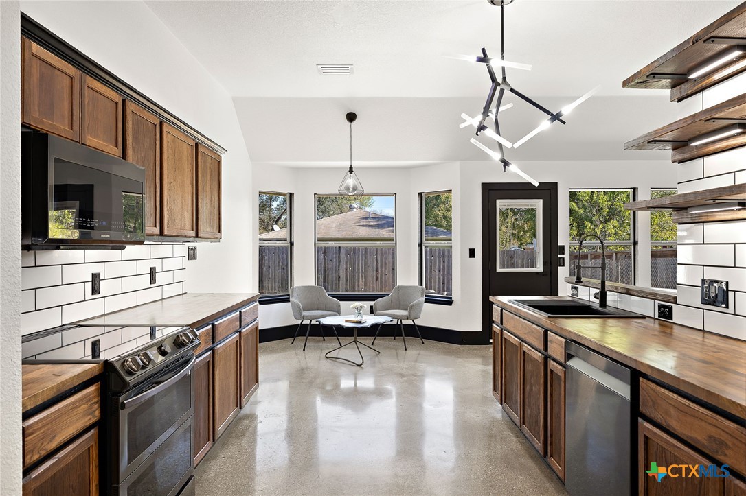 100 Whitfield Street Hutto, TX 78634 - Photo 13 of 31