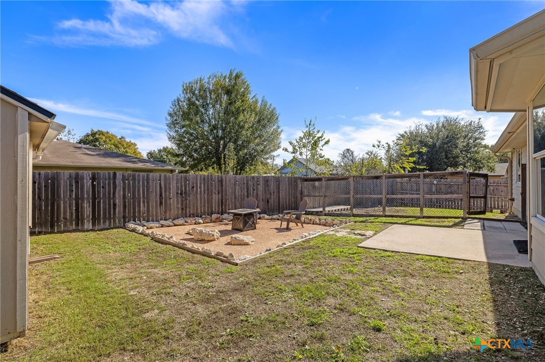 100 Whitfield Street Hutto, TX 78634 - Photo 28 of 31