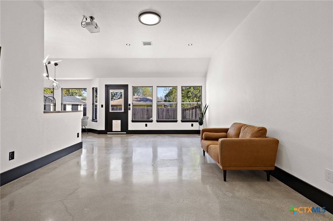 100 Whitfield Street Hutto, TX 78634 - Photo 7 of 31