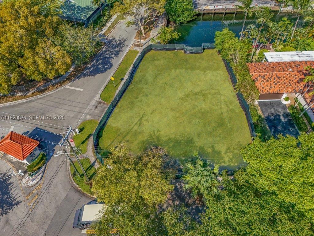 1805 Ixora Road North Miami, FL 33181 - Photo 4 of 7 a view of a yard with plants