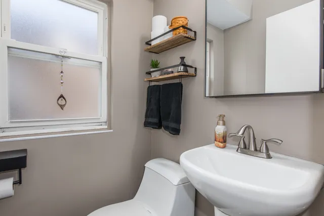 $639,000 | 3312 North New England Avenue, Chicago, IL 60634