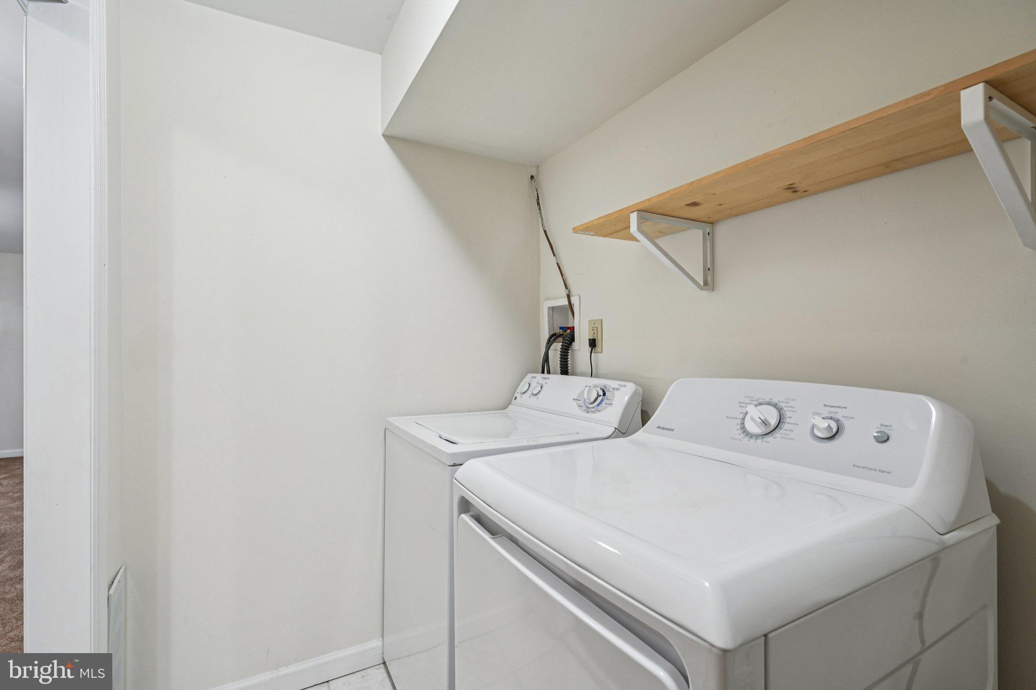 552 North 11th Street Philadelphia, PA 19123 - Photo 20 of 47 a utility room with dryer and washer