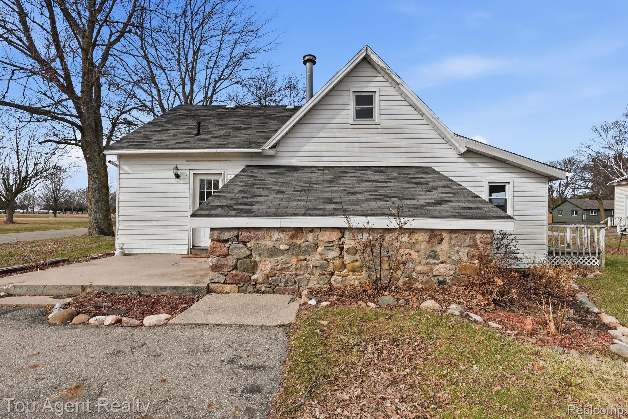 95 West Lapeer Road Peck, MI 48466 - Photo 27 of 33 27-web-or-mls-95_W_lapeer_rd_027.jpg