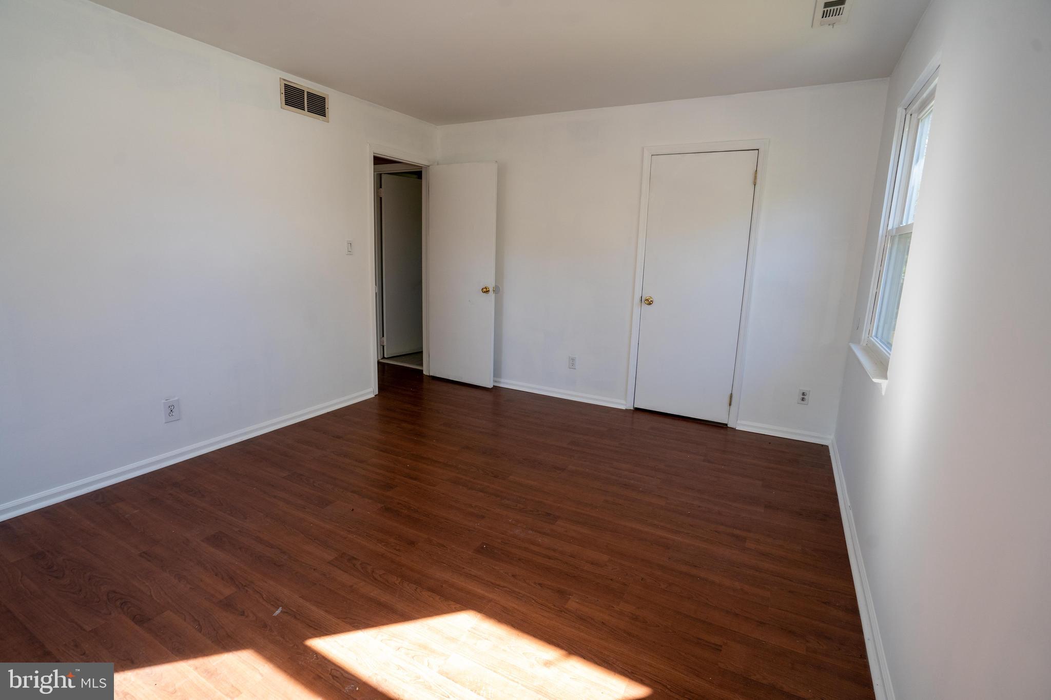69 Jackson Road Berlin, NJ 08009 - Photo 21 of 26 2nd Flr Unit Bedroom 2