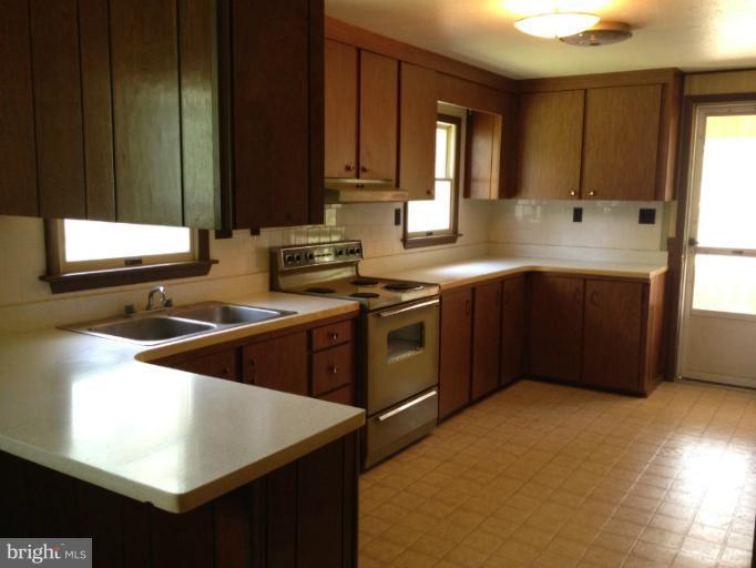 48755 Bay Forest Road Lexington Park, MD 20653 - Photo 9 of 13 Kitchen