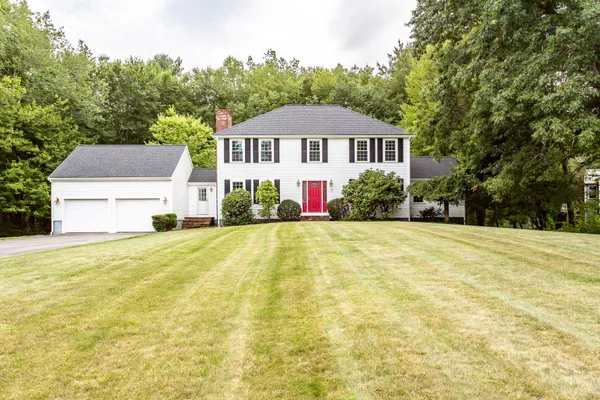 $779,900 | 27 Gretchen Way, Raynham, MA 02767