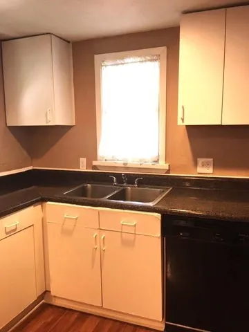 $2,500 | 4410 Bonham Street, Dallas, TX 75229