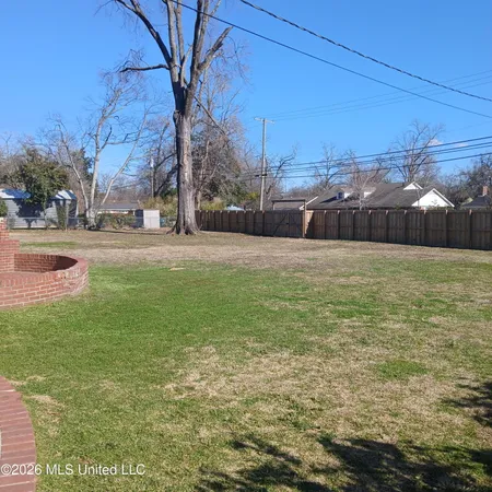 $325,000 | 404 East Adams Avenue, Greenwood, MS 38930