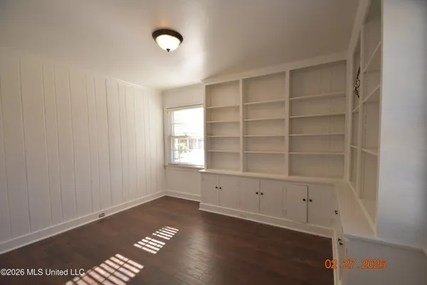$325,000 | 404 East Adams Avenue, Greenwood, MS 38930
