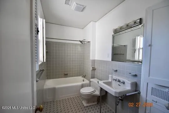 $325,000 | 404 East Adams Avenue, Greenwood, MS 38930