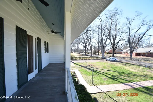 $325,000 | 404 East Adams Avenue, Greenwood, MS 38930