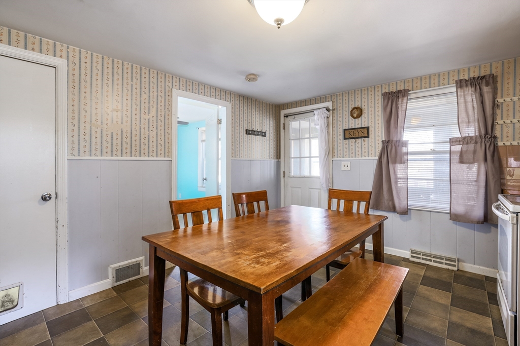 78 Racette Avenue Gardner, MA 01440 - Photo 12 of 32