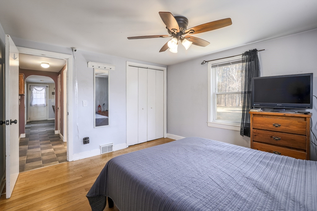78 Racette Avenue Gardner, MA 01440 - Photo 19 of 32