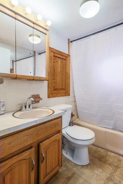 78 Racette Avenue Gardner, MA 01440 - Photo 25 of 32