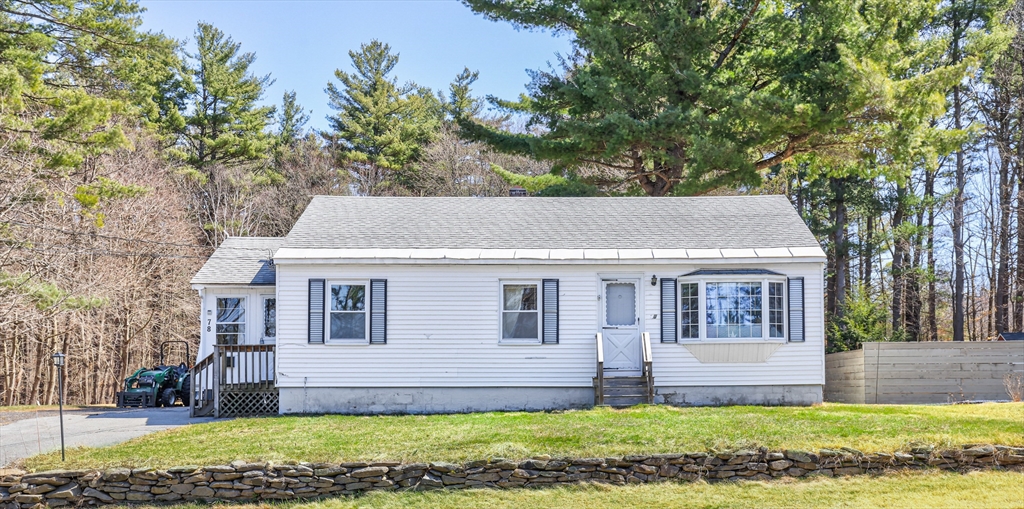 78 Racette Avenue Gardner, MA 01440 - Photo 3 of 32