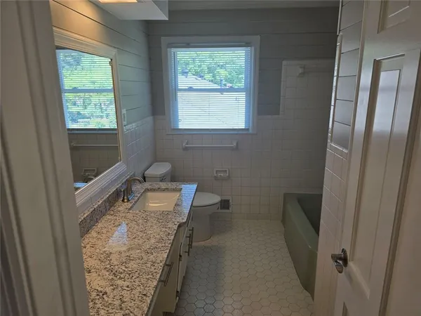 $3,800 | 3420 Northside Drive, Hapeville, GA 30354