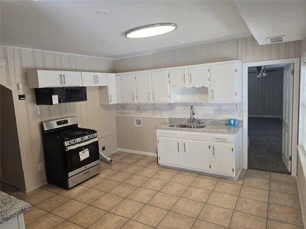 $3,800 | 3420 Northside Drive, Hapeville, GA 30354