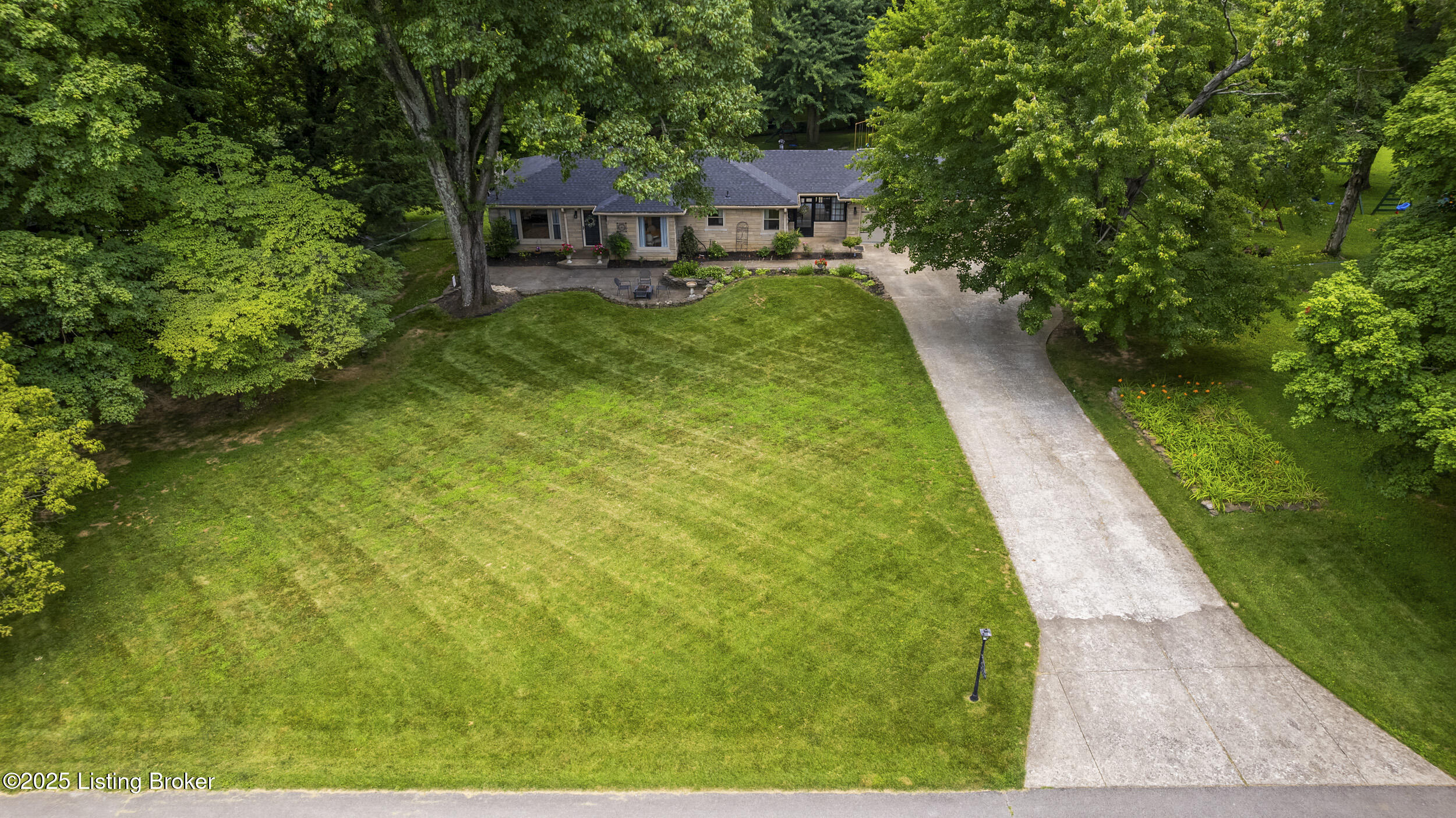 4221 Dolphin Road Louisville, KY 40220 - Photo 54 of 56 Aerial View