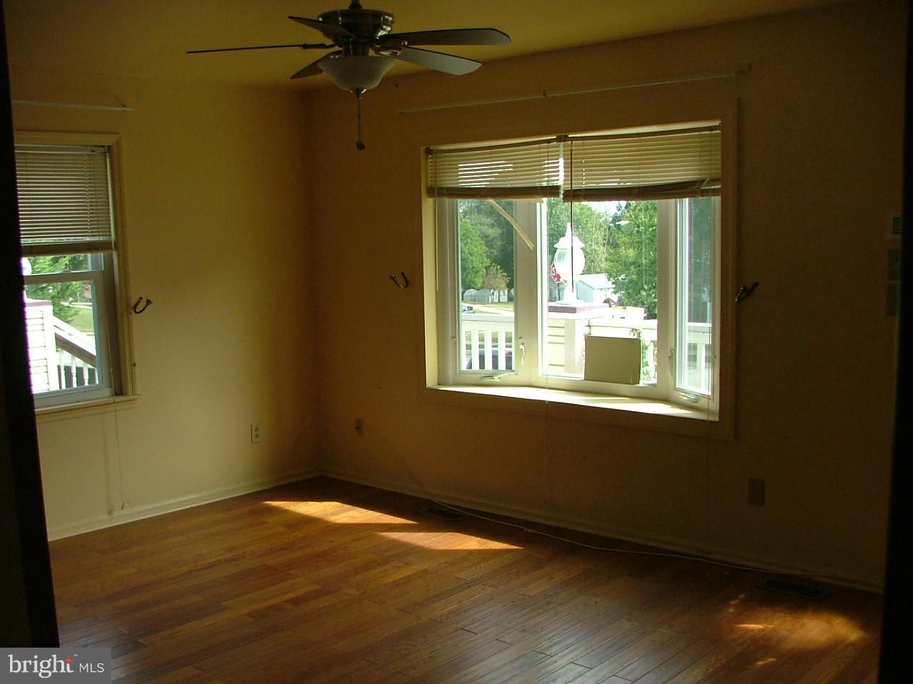 300 East Village Road Elkton, MD 21921 - Photo 3 of 14 Interior (General)