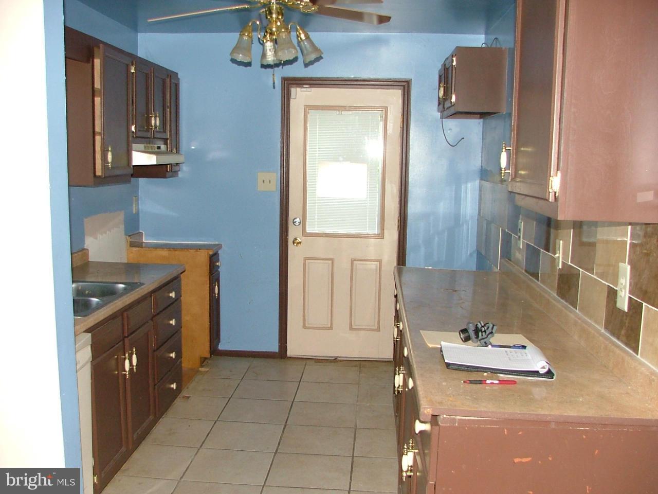 300 East Village Road Elkton, MD 21921 - Photo 4 of 14 Kitchen