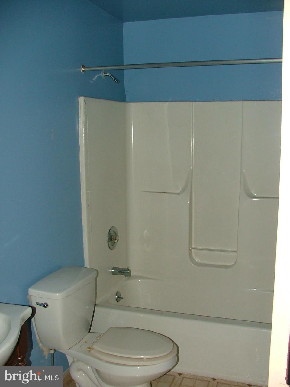 300 East Village Road Elkton, MD 21921 - Photo 7 of 14 Bath