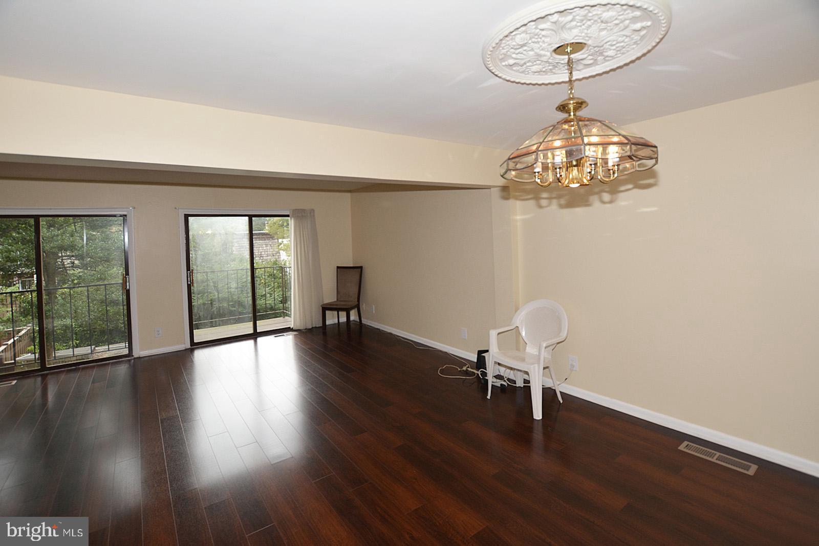 1639 Valencia Way Reston, VA 20190 - Photo 11 of 28