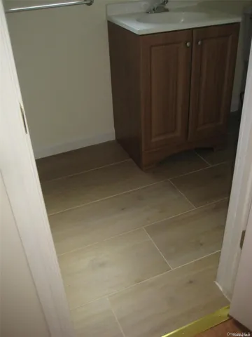 $2,325 | 117 Blydenburg Avenue, Unit B, Smithtown, NY 11787