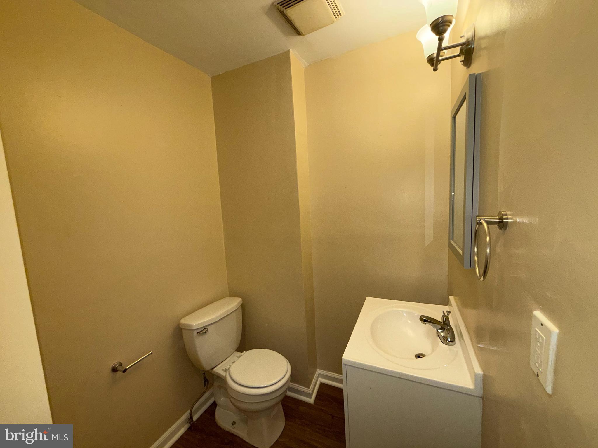 5437 Christian Street, Unit 1 Philadelphia, PA 19143 - Photo 8 of 13 Full Bathroom