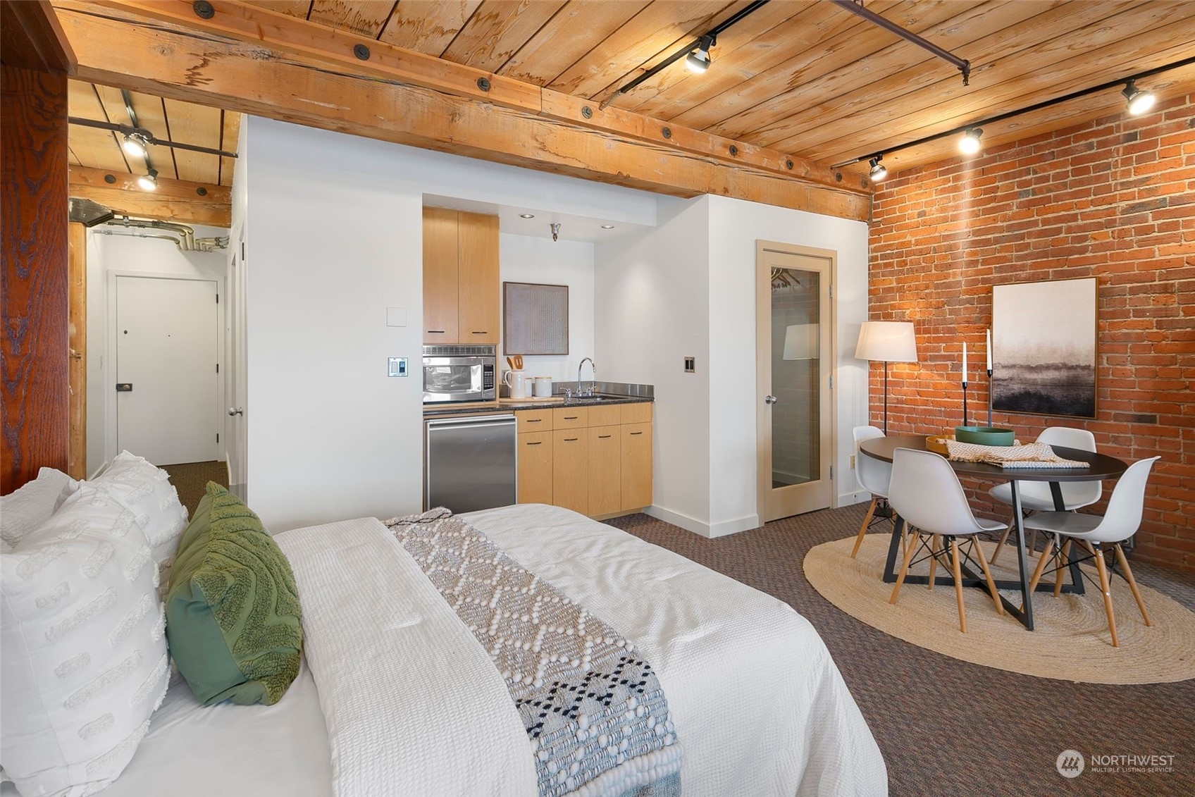 1507 Western Avenue, Unit R401 Seattle, WA 98101 - Photo 11 of 25