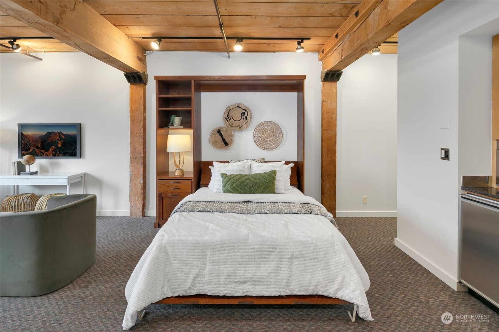 1507 Western Avenue, Unit R401 Seattle, WA 98101 - Photo 12 of 25