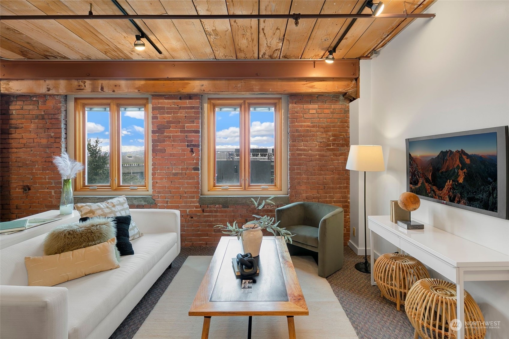 1507 Western Avenue, Unit R401 Seattle, WA 98101 - Photo 3 of 25