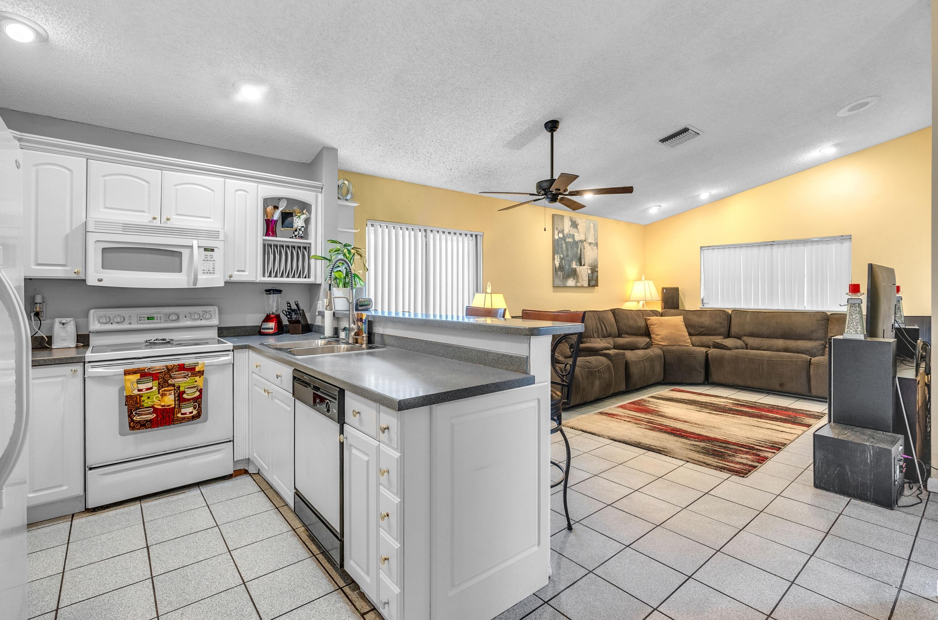 11508 Clear Creek Place Boca Raton, FL 33428 - Photo 8 of 23 LdZa8ILE