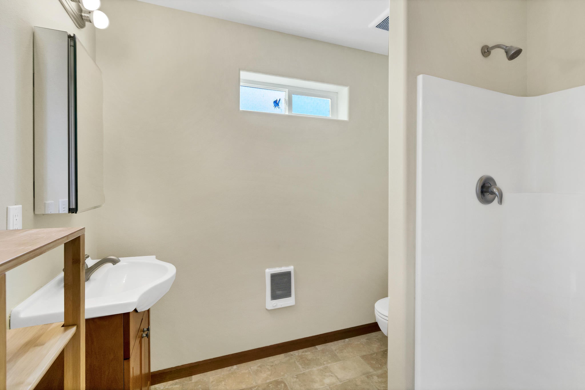 65764 Tweed Road Bend, OR 97703 - Photo 30 of 54 ADU bathroom