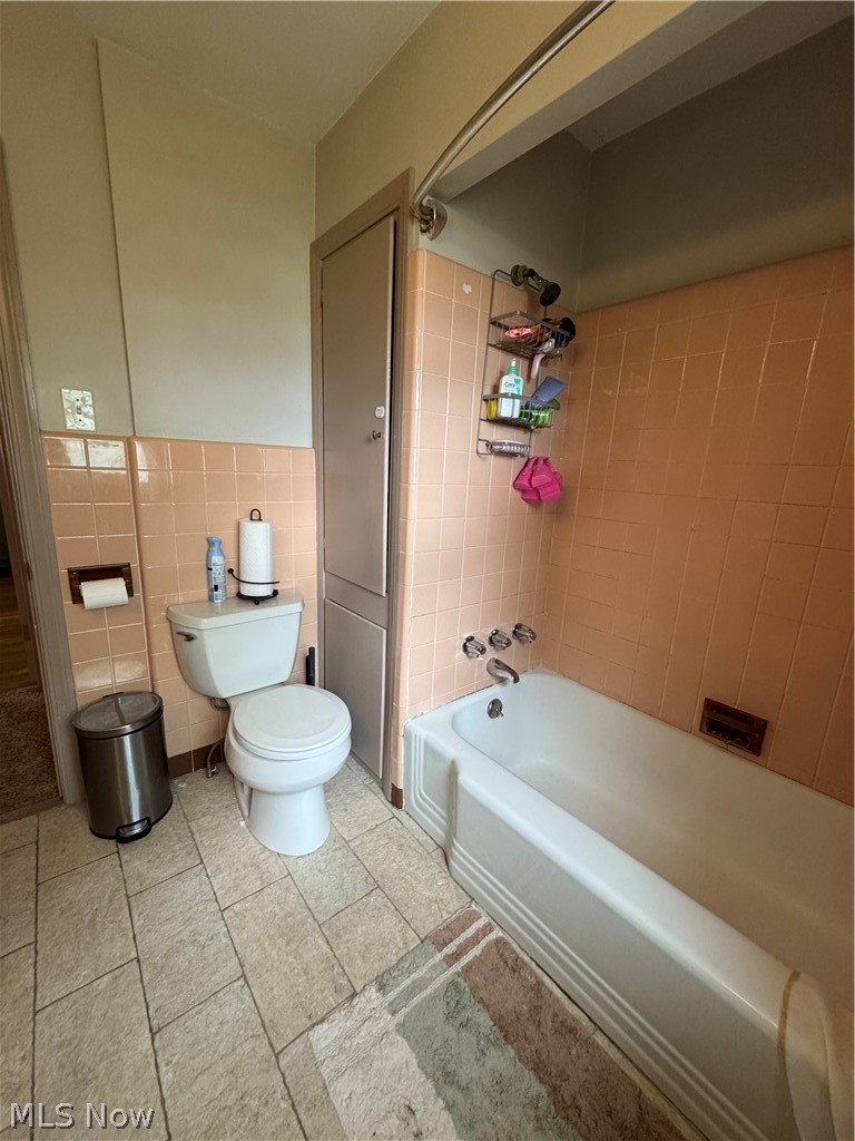 4075 Ellison Road South Euclid, OH 44121 - Photo 16 of 28 Full bathroom