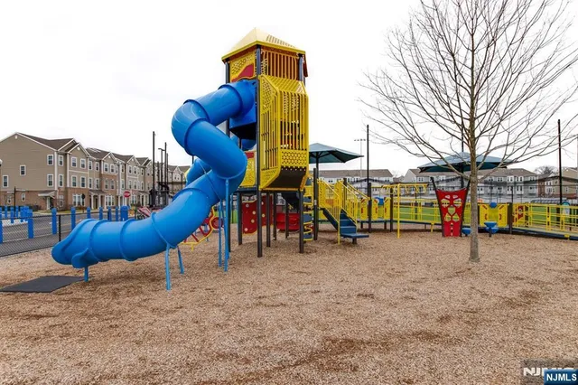 a view of a tennis court