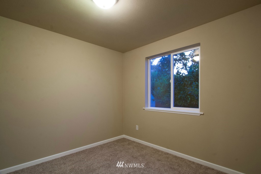 6818 East Cady Road Everett, WA 98203 - Photo 12 of 16