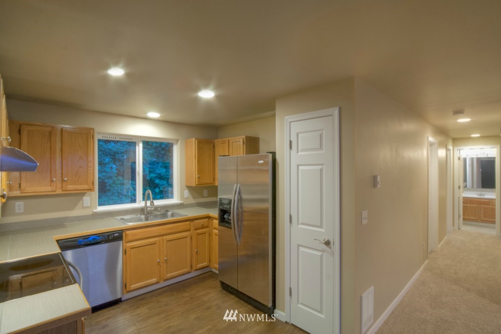 6818 East Cady Road Everett, WA 98203 - Photo 4 of 16