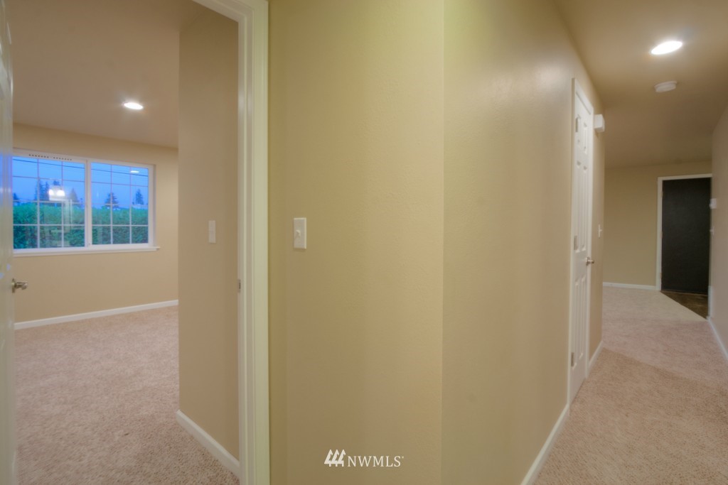 6818 East Cady Road Everett, WA 98203 - Photo 6 of 16