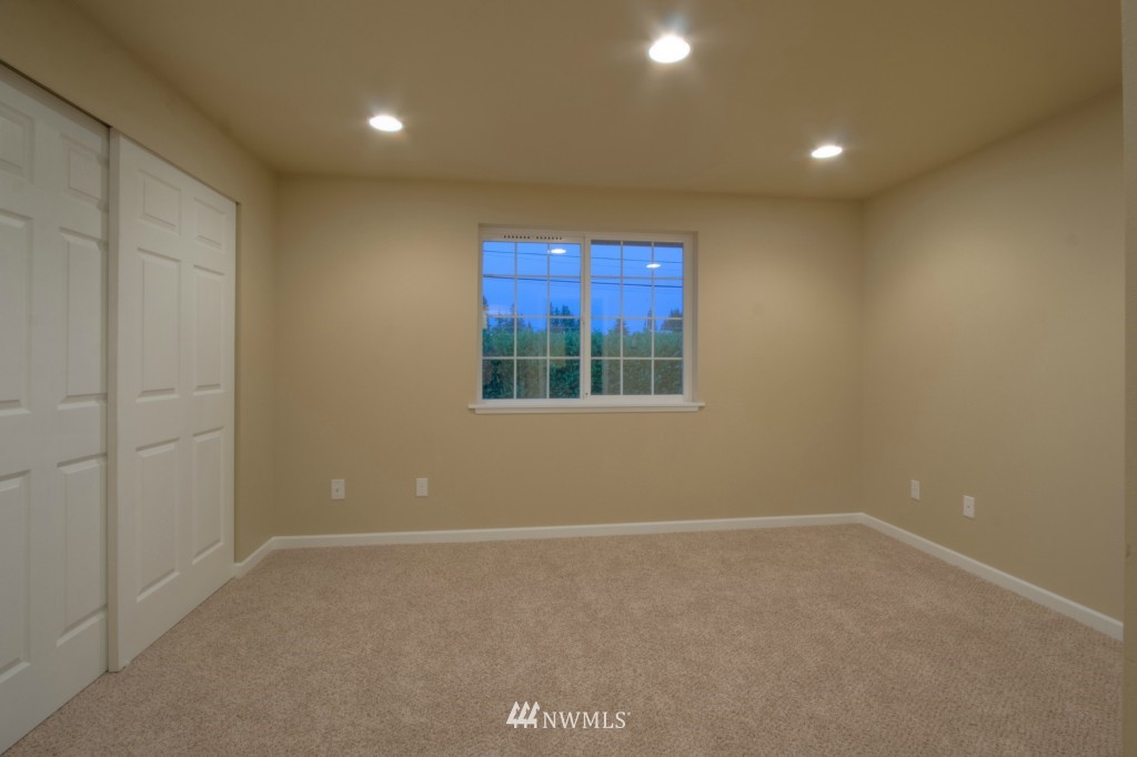 6818 East Cady Road Everett, WA 98203 - Photo 7 of 16