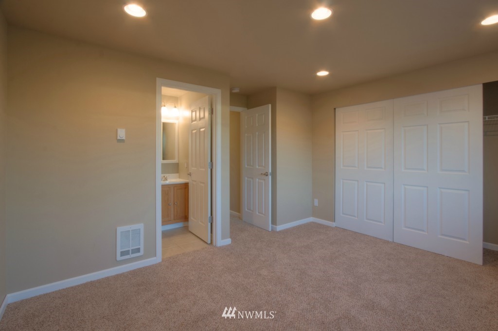 6818 East Cady Road Everett, WA 98203 - Photo 8 of 16