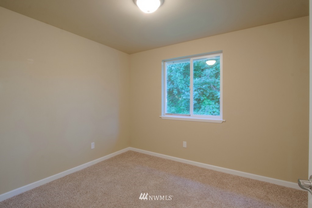 6818 East Cady Road Everett, WA 98203 - Photo 10 of 16