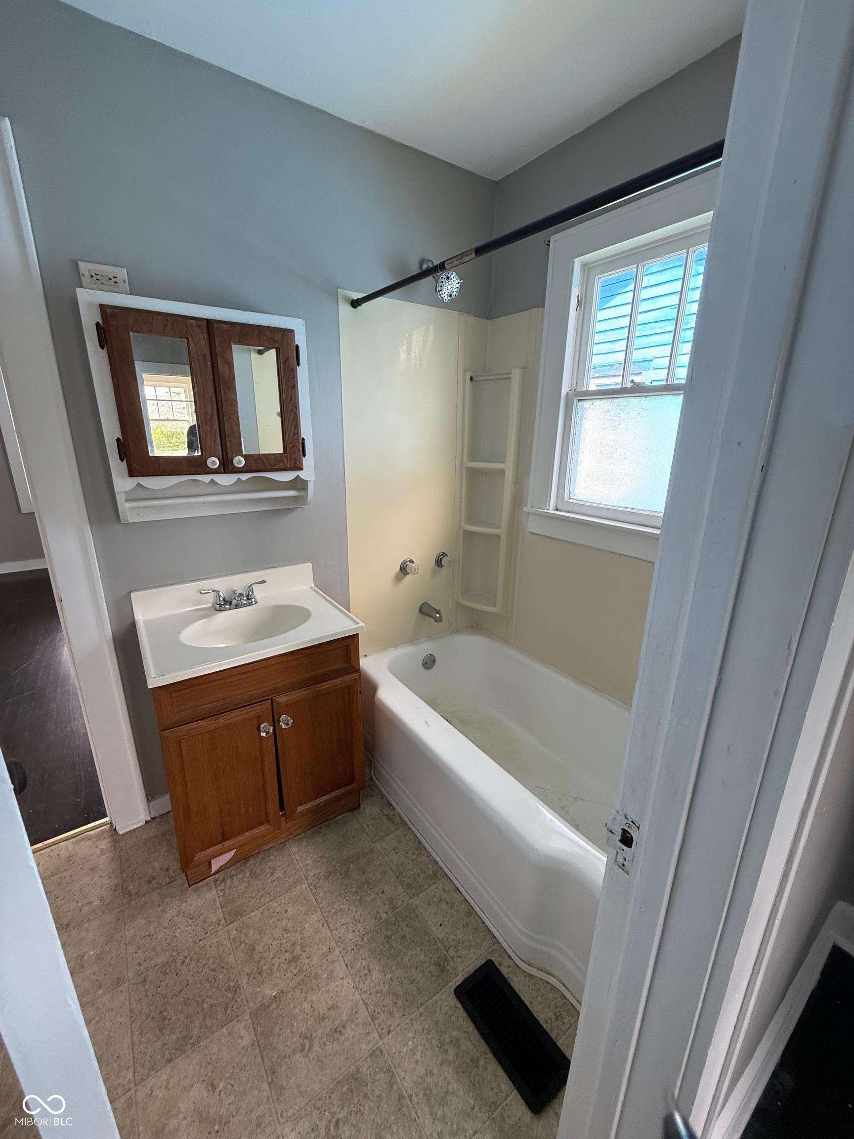 2730 Noble Street Anderson, IN 46016 - Photo 9 of 12