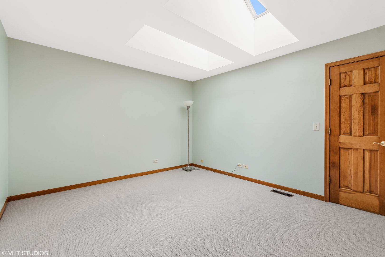 714 Natwill Square Geneva, IL 60134 - Photo 24 of 27 a view of an empty room